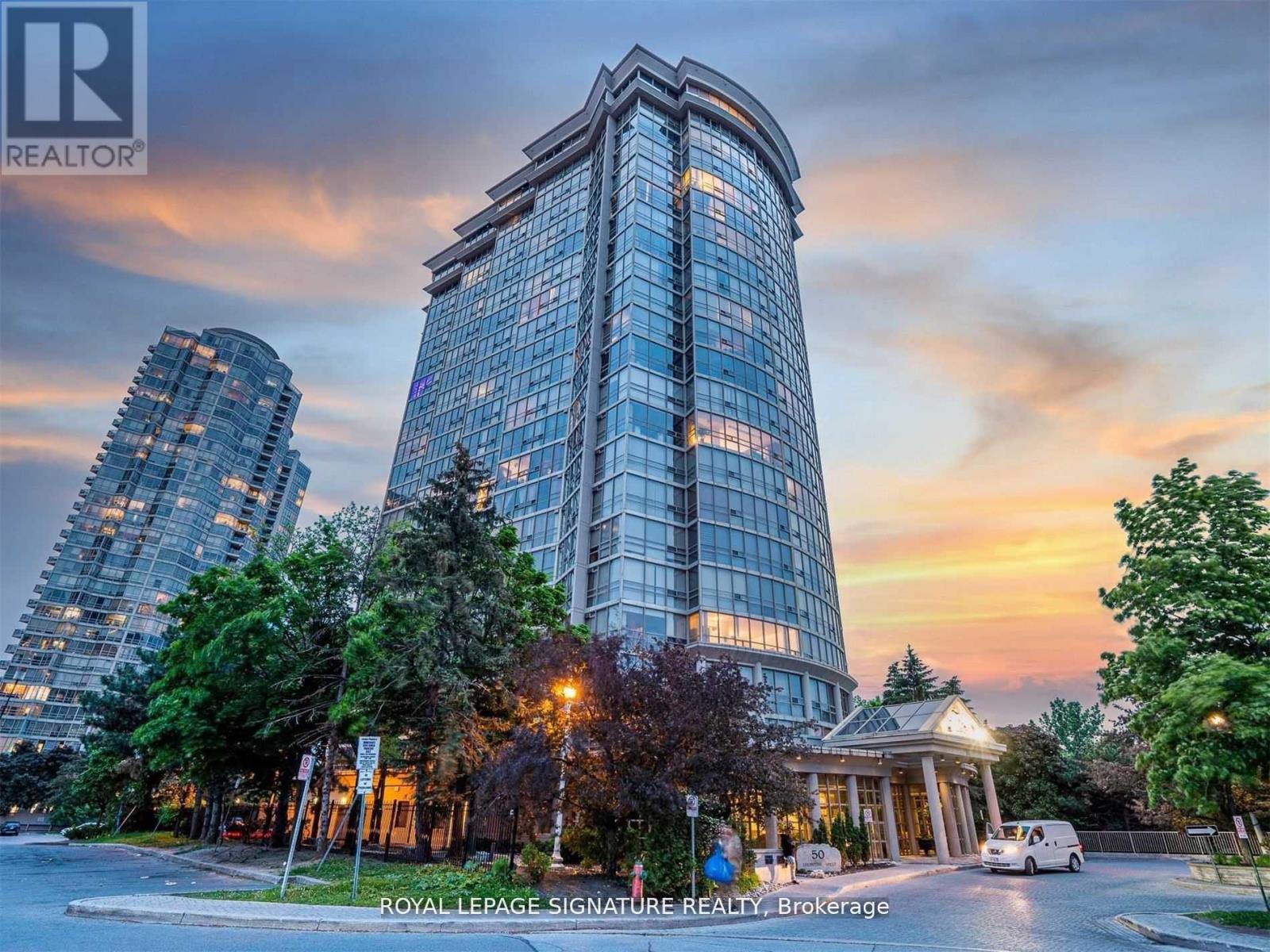 1010 - 50 Eglinton Avenue W, Mississauga (Hurontario), Ontario  L5R 3P5 - Photo 2 - W12454336