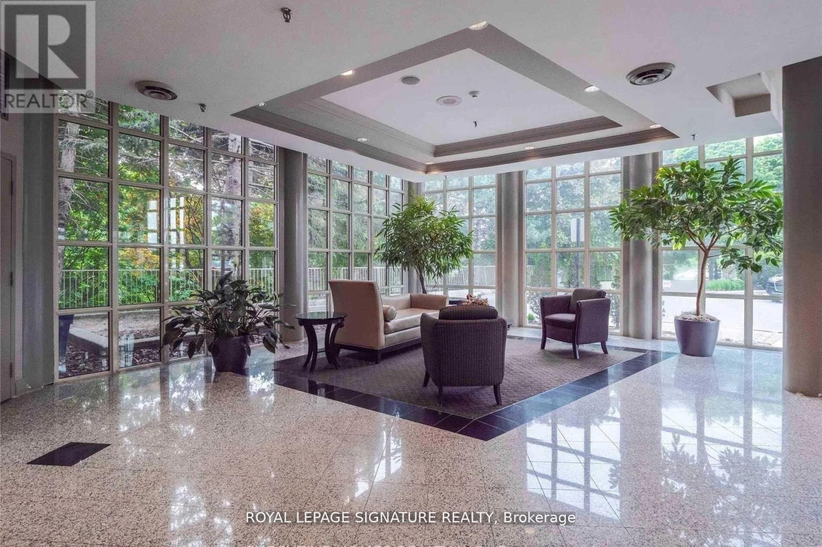 1010 - 50 Eglinton Avenue W, Mississauga (Hurontario), Ontario  L5R 3P5 - Photo 3 - W12454336