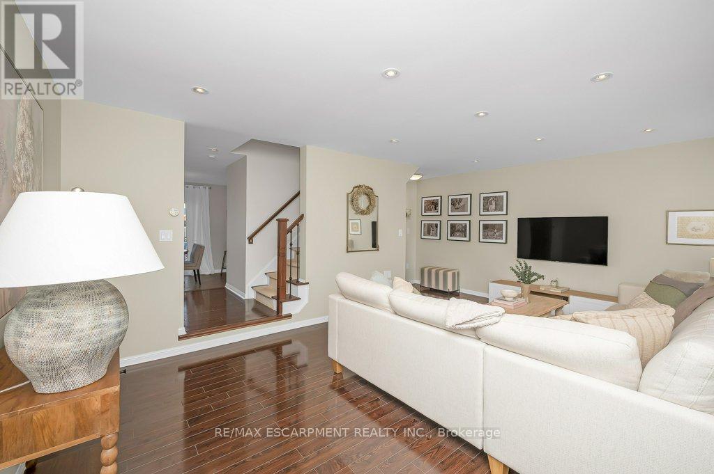 3140 Edgar Avenue, Burlington, Ontario  L7M 0A7 - Photo 13 - W12454338