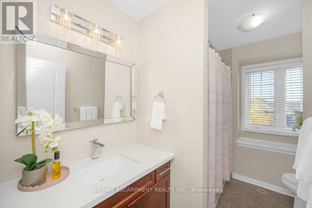 3140 Edgar Avenue, Burlington, Ontario  L7M 0A7 - Photo 30 - W12454338
