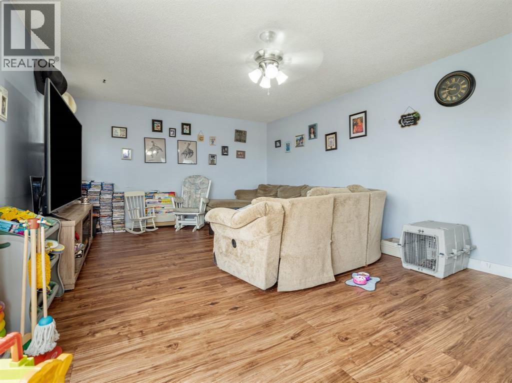 305 2 Avenue W, Cardston, Alberta  T0K 0K0 - Photo 10 - A2248056
