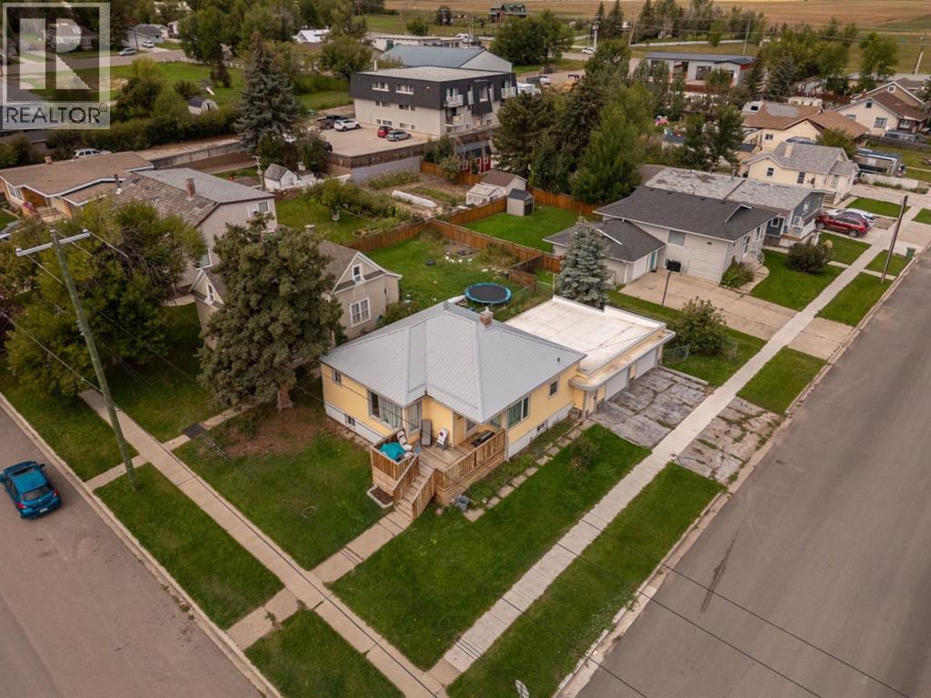 305 2 Avenue W, Cardston, Alberta  T0K 0K0 - Photo 38 - A2248056
