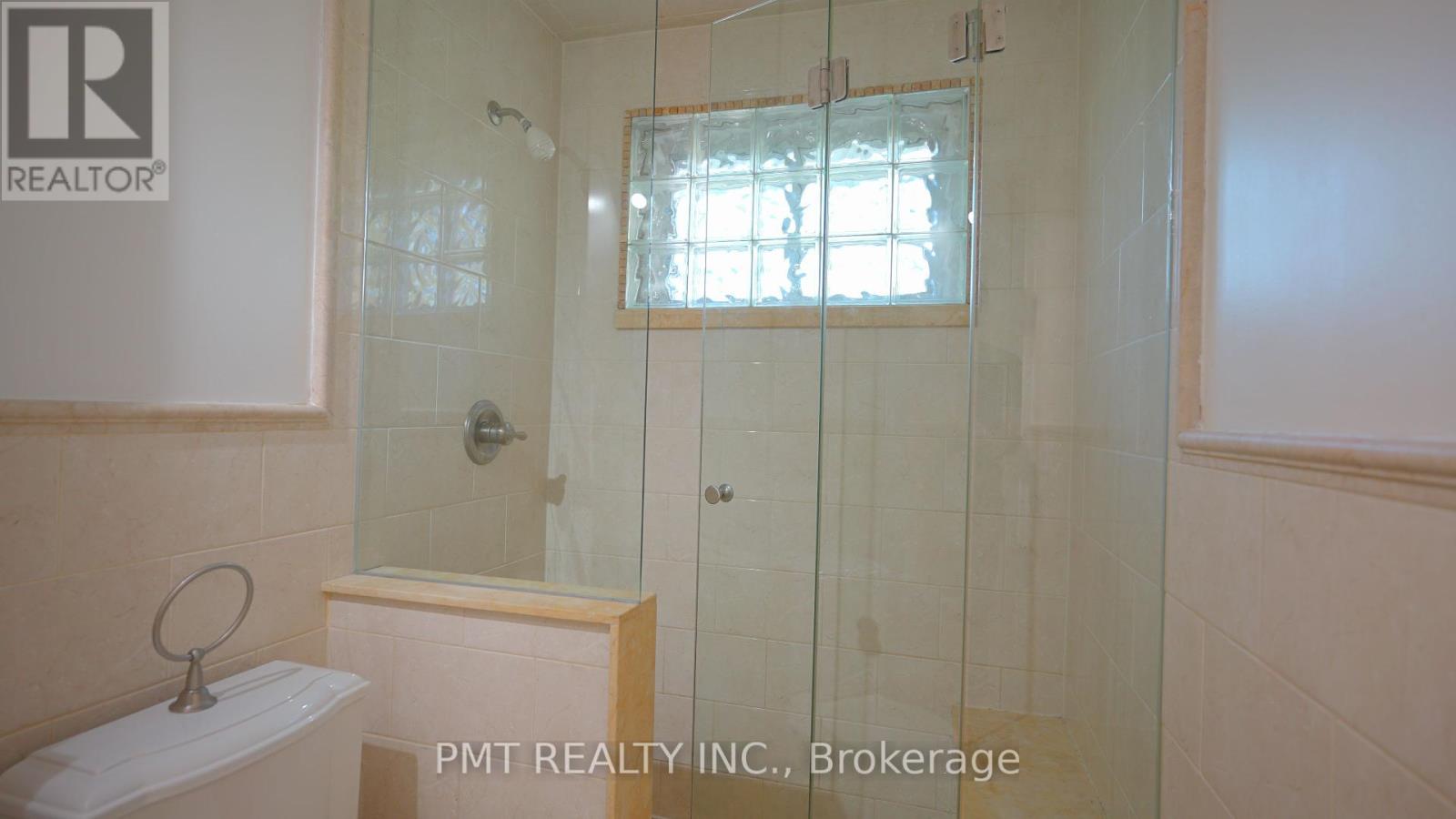 Main - 7 Waterbury Drive, Toronto, Ontario  M9R 3X7 - Photo 24 - W12444273