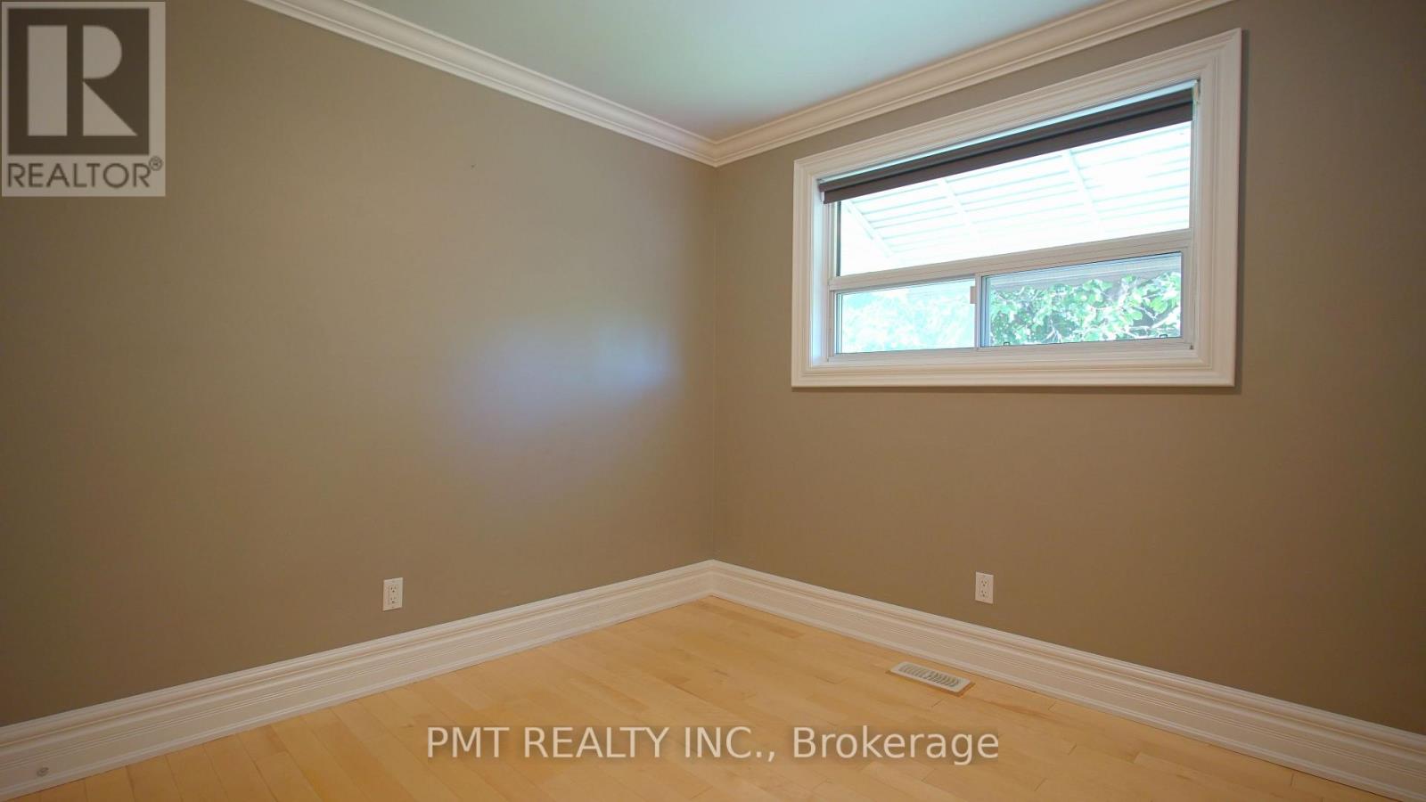 Main - 7 Waterbury Drive, Toronto, Ontario  M9R 3X7 - Photo 17 - W12444273