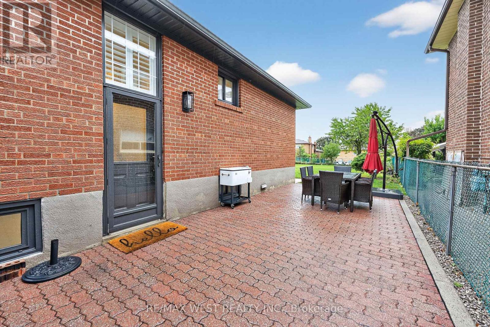 43 St Georges Boulevard, Toronto (Kingsview Village-The Westway), Ontario  M9R 1X3 - Photo 44 - W12429072