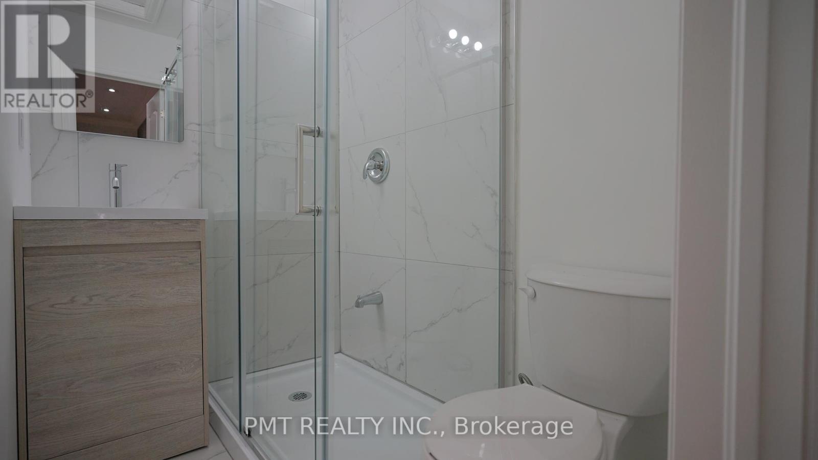 Main - 7 Waterbury Drive, Toronto, Ontario  M9R 3X7 - Photo 14 - W12444273