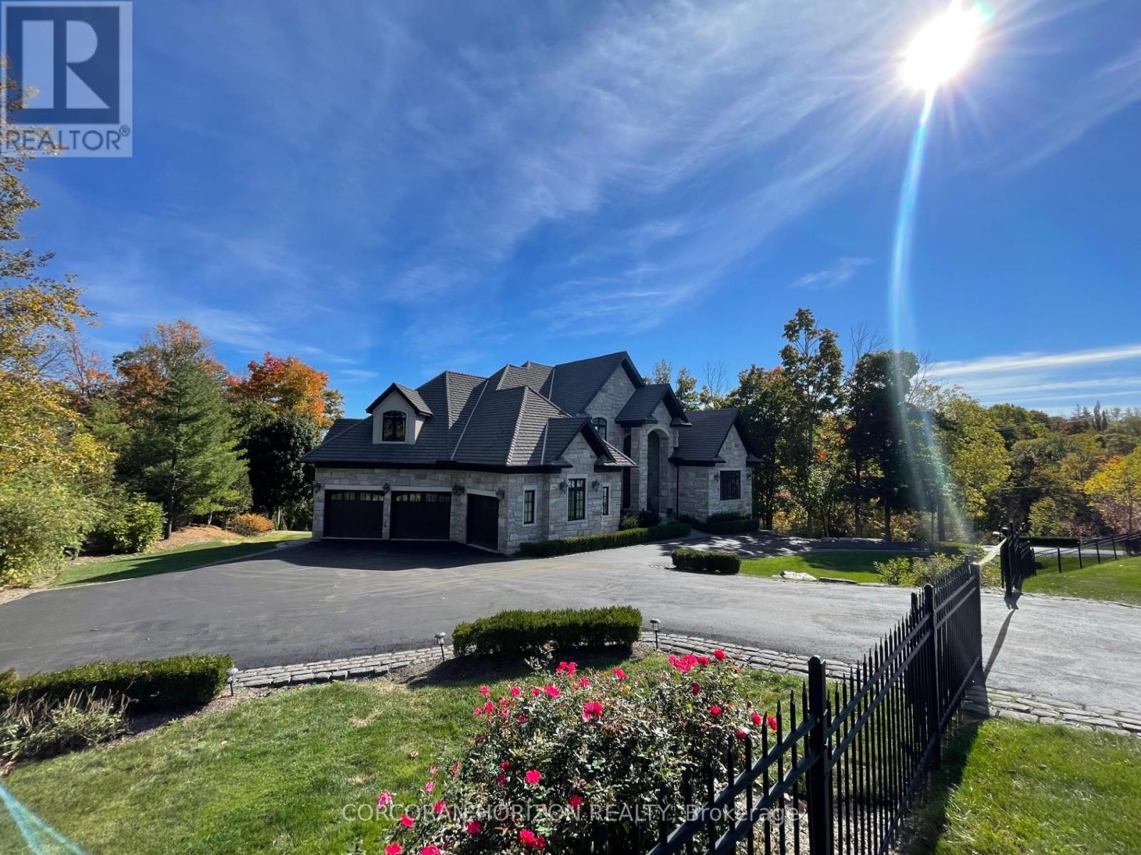 546 Woolwich Place, Waterloo, Ontario  N2J 4G8 - Photo 2 - X12454229