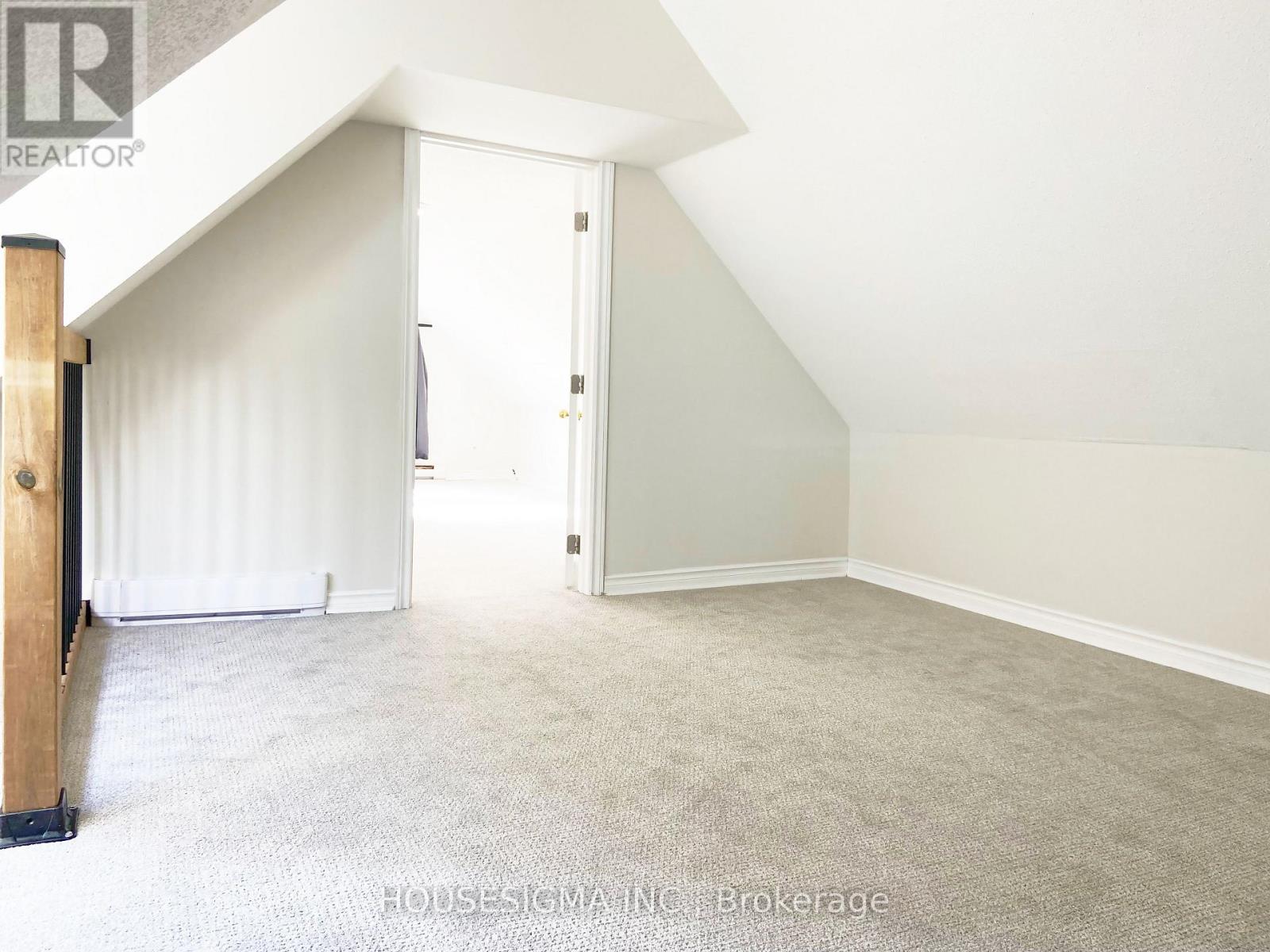 Upper - 19 Erie Avenue, Hamilton, Ontario  L8N 2W5 - Photo 23 - X12454239