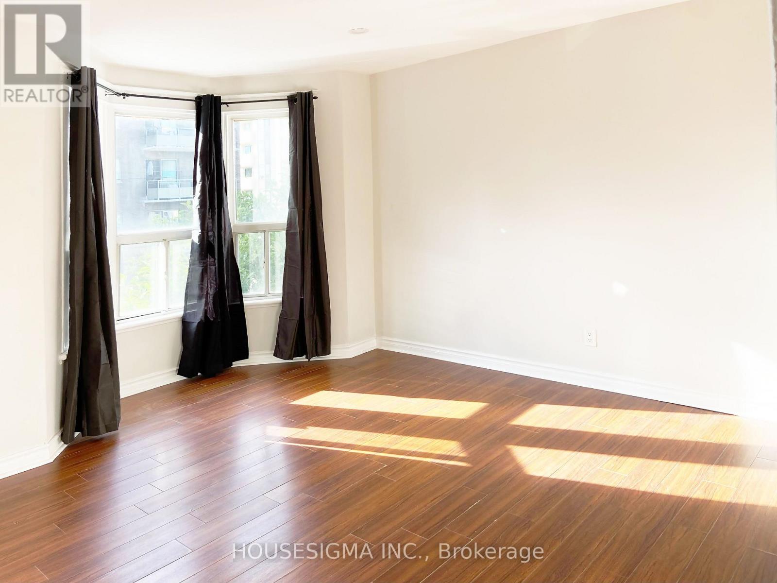 Upper - 19 Erie Avenue, Hamilton, Ontario  L8N 2W5 - Photo 4 - X12454239