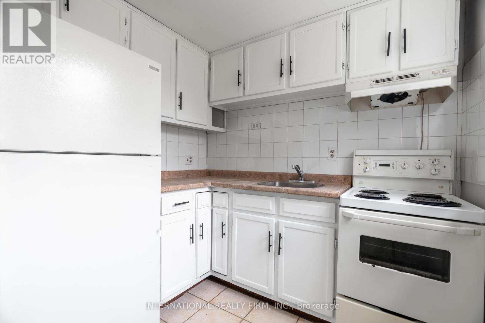 24 Brookside Street, London South, Ontario  N5Z 3J3 - Photo 11 - X12454270
