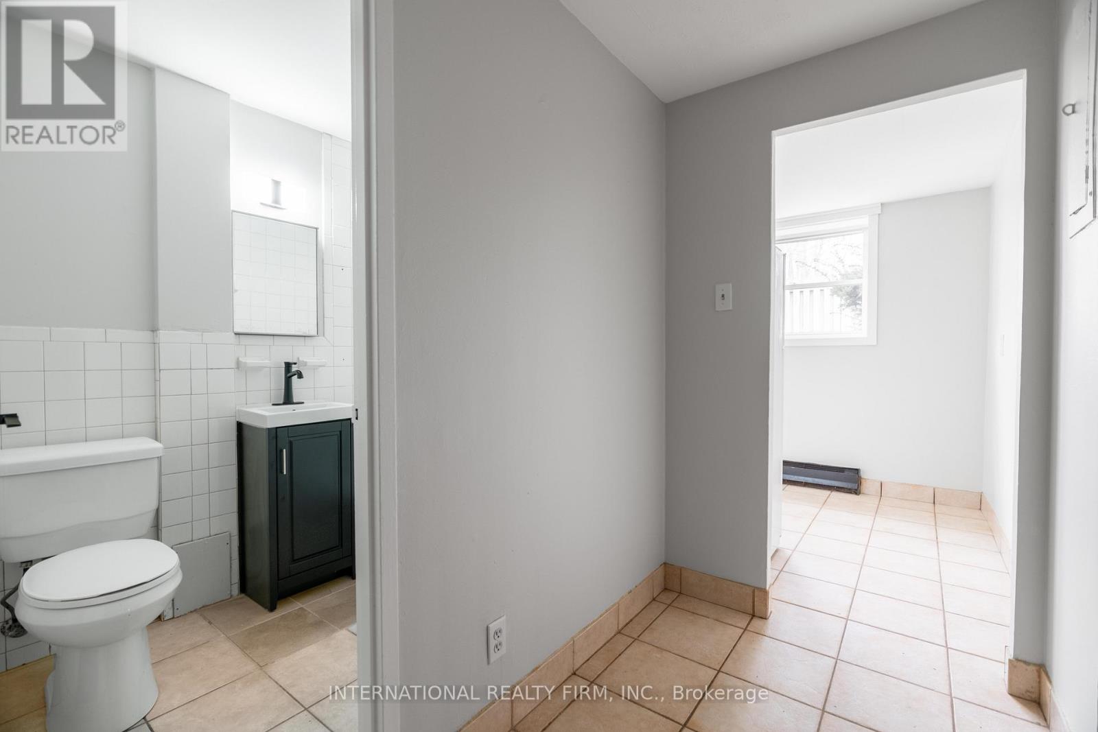 24 Brookside Street, London South, Ontario  N5Z 3J3 - Photo 9 - X12454270