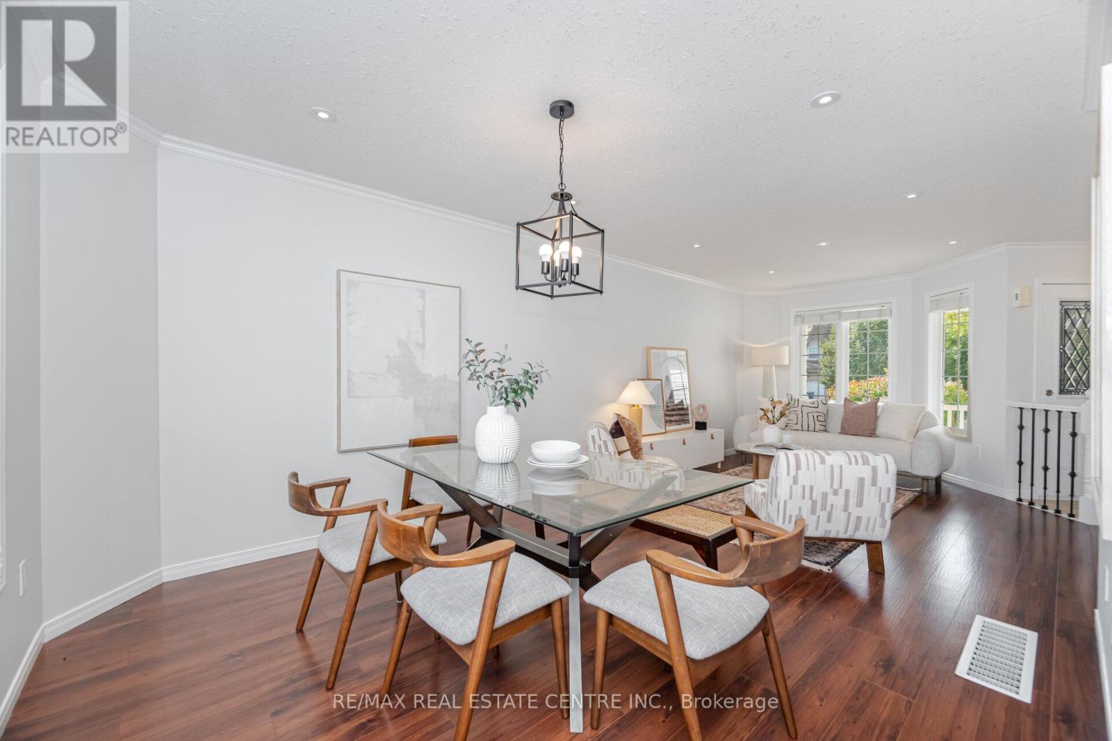 127 Silurian Drive, Guelph, Ontario  N1E 7G2 - Photo 11 - X12454272