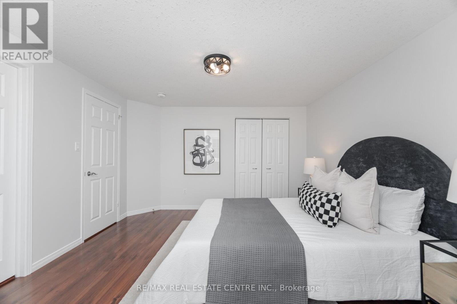 127 Silurian Drive, Guelph, Ontario  N1E 7G2 - Photo 24 - X12454272