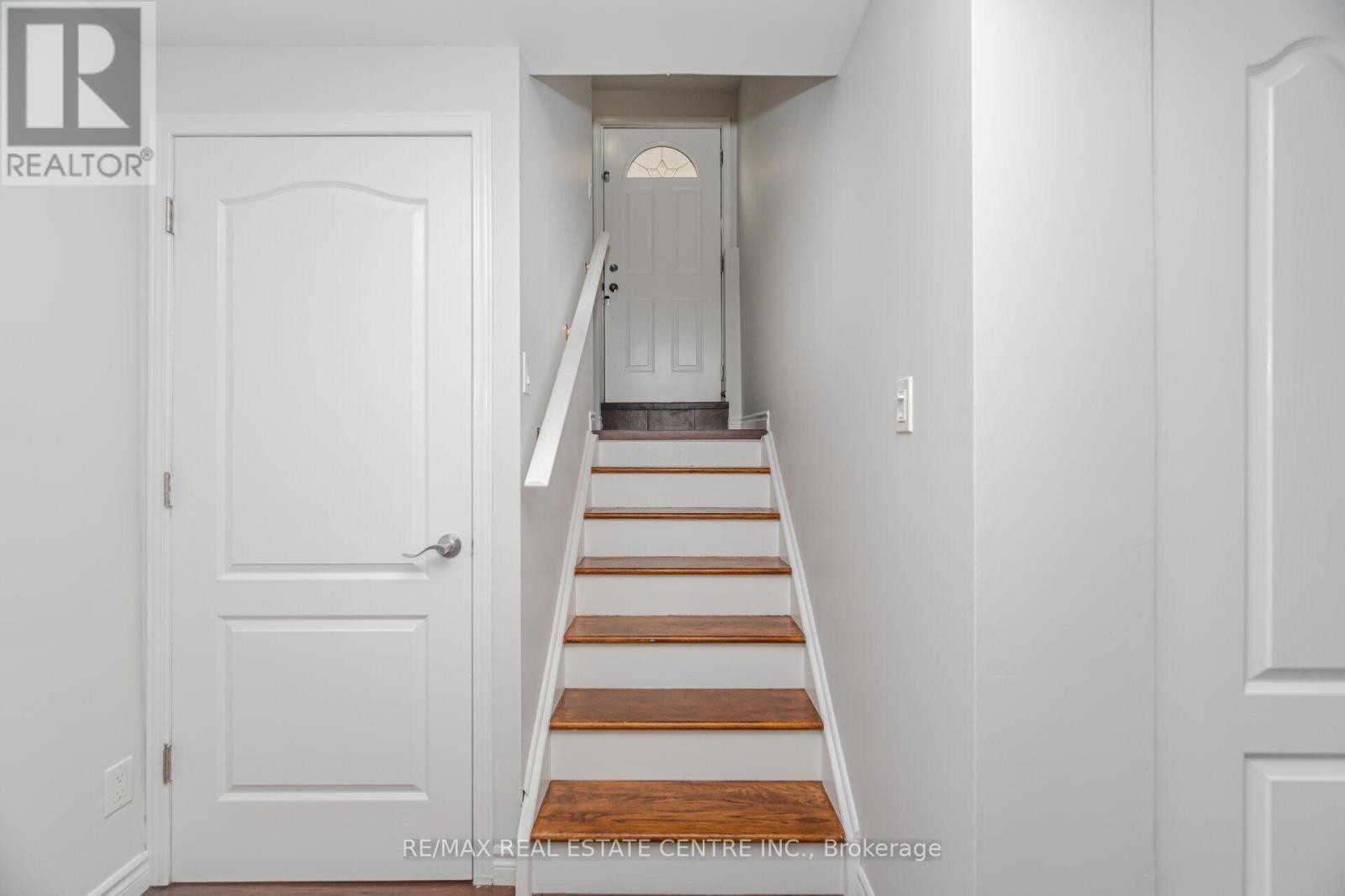 127 Silurian Drive, Guelph, Ontario  N1E 7G2 - Photo 32 - X12454272