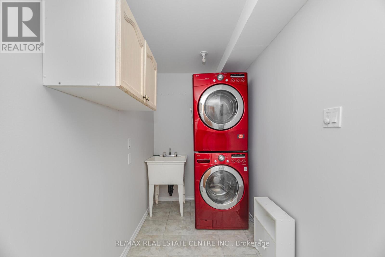 127 Silurian Drive, Guelph, Ontario  N1E 7G2 - Photo 40 - X12454272