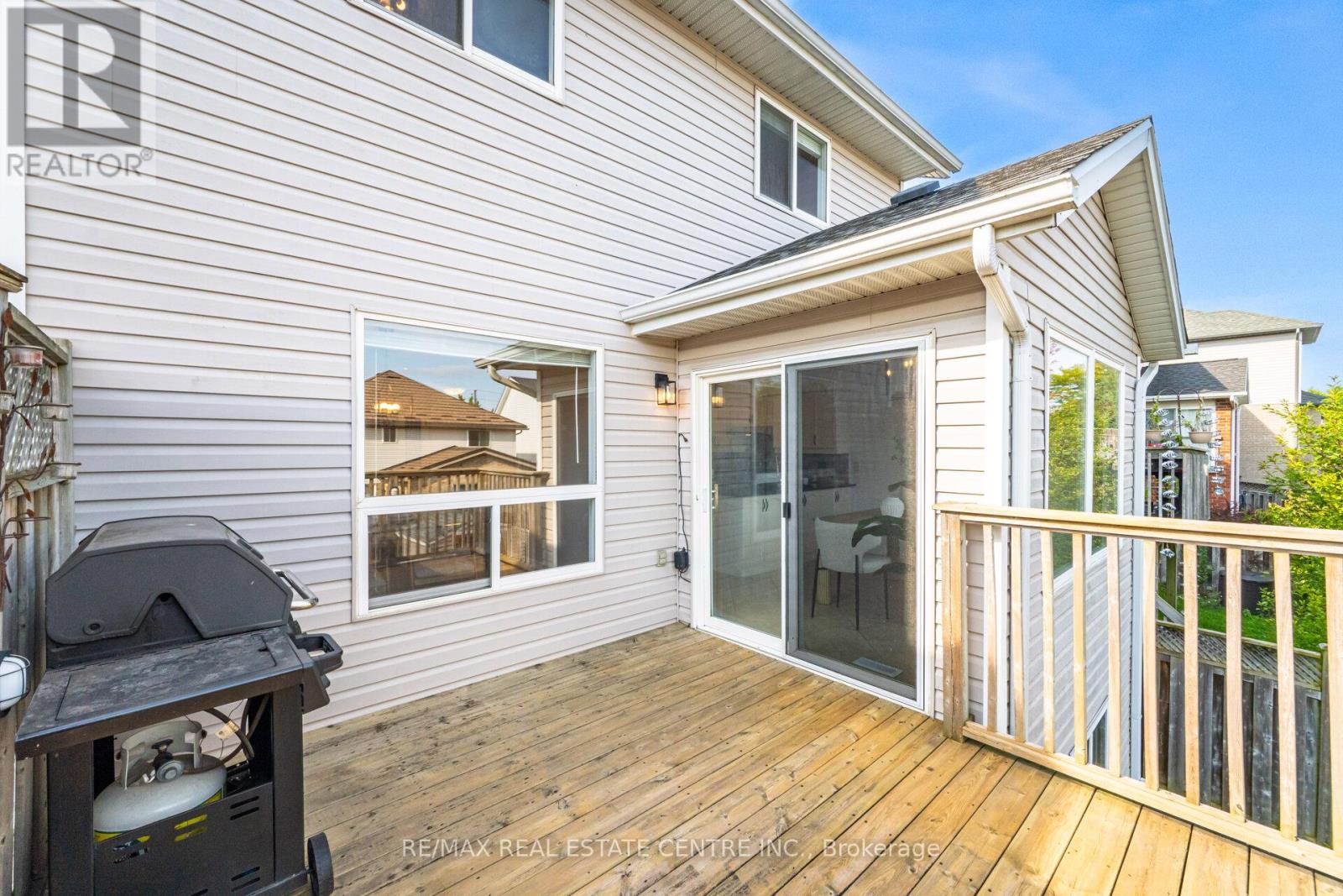 127 Silurian Drive, Guelph, Ontario  N1E 7G2 - Photo 45 - X12454272