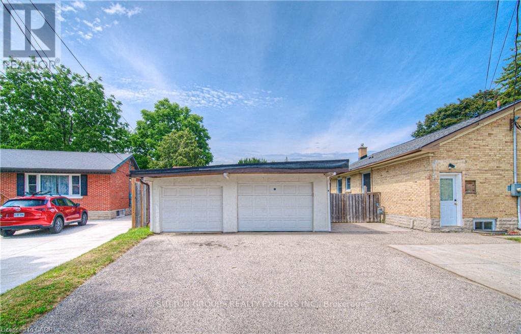 Upper - 169 Bruce Street, Kitchener, Ontario  N2B 1Z2 - Photo 3 - X12454330