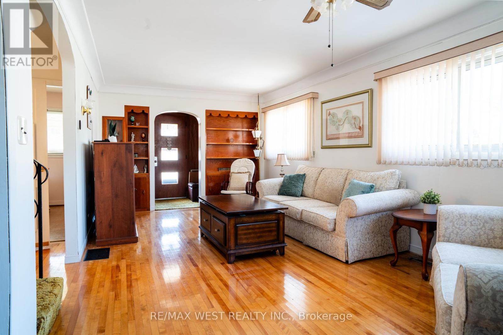 596 O'brien Street, North Bay, Ontario  P1B 5W4 - Photo 2 - X12454331