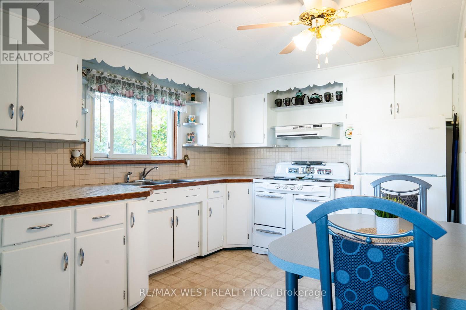 596 O'brien Street, North Bay, Ontario  P1B 5W4 - Photo 4 - X12454331