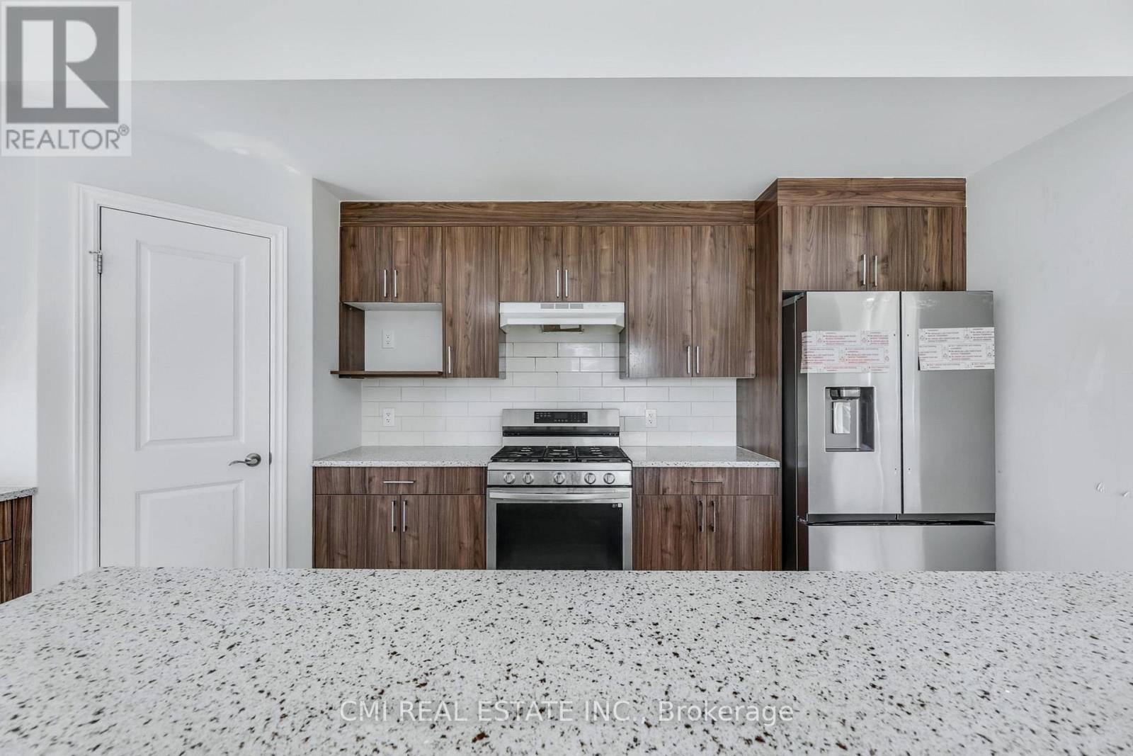 2355 Bakervilla Street, London South, Ontario  N6P 0H4 - Photo 14 - X12454346