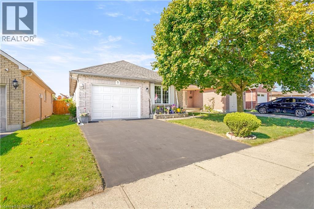 5 ANASTASIA Crescent, Brantford, Ontario