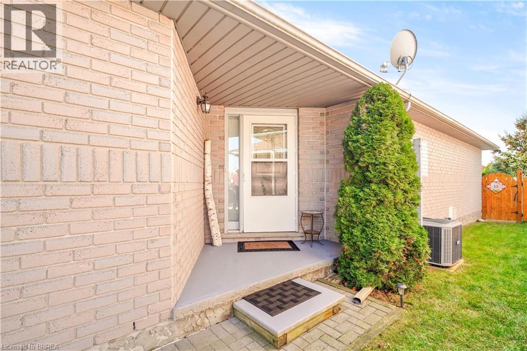 5 Anastasia Crescent, Brantford, Ontario  N3P 2A9 - Photo 5 - 40776654