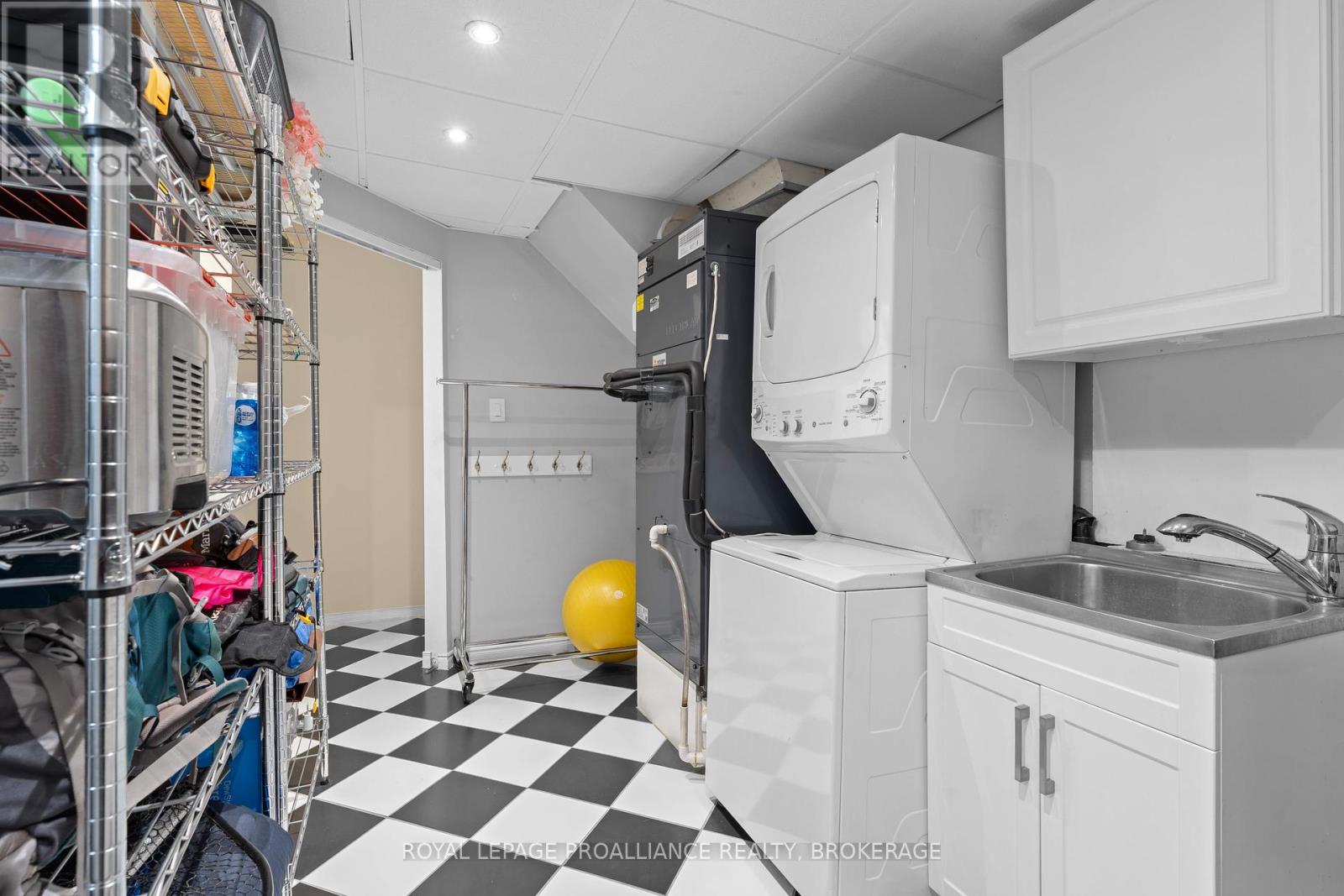 48 - 1 Place D'armes, Kingston, Ontario  K7K 6S2 - Photo 18 - X12454350