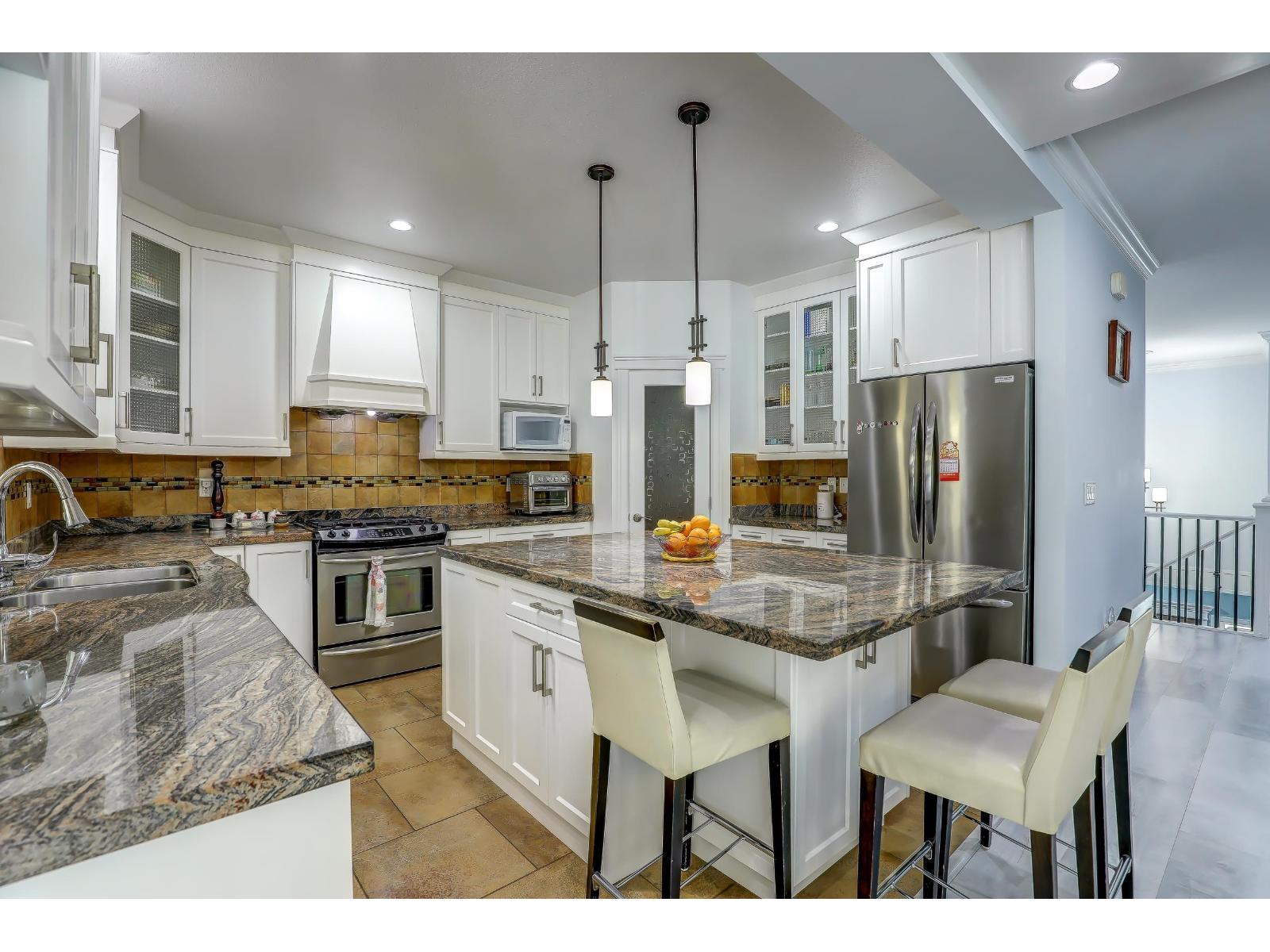 10301 155a Street, Surrey, British Columbia  V3R 4K4 - Photo 11 - R3057070