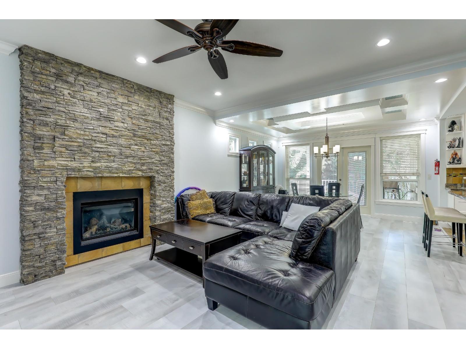 10301 155a Street, Surrey, British Columbia  V3R 4K4 - Photo 4 - R3057070