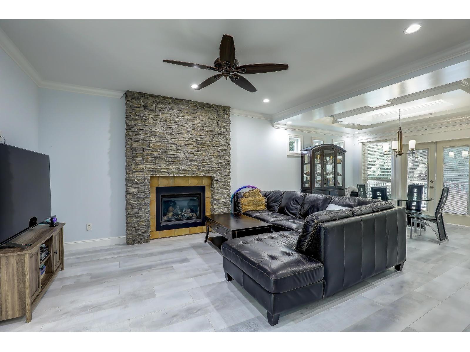 10301 155a Street, Surrey, British Columbia  V3R 4K4 - Photo 5 - R3057070