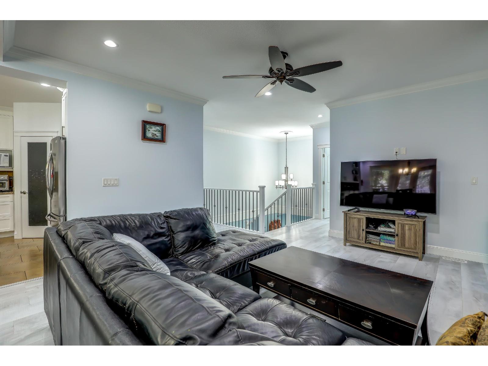 10301 155a Street, Surrey, British Columbia  V3R 4K4 - Photo 7 - R3057070