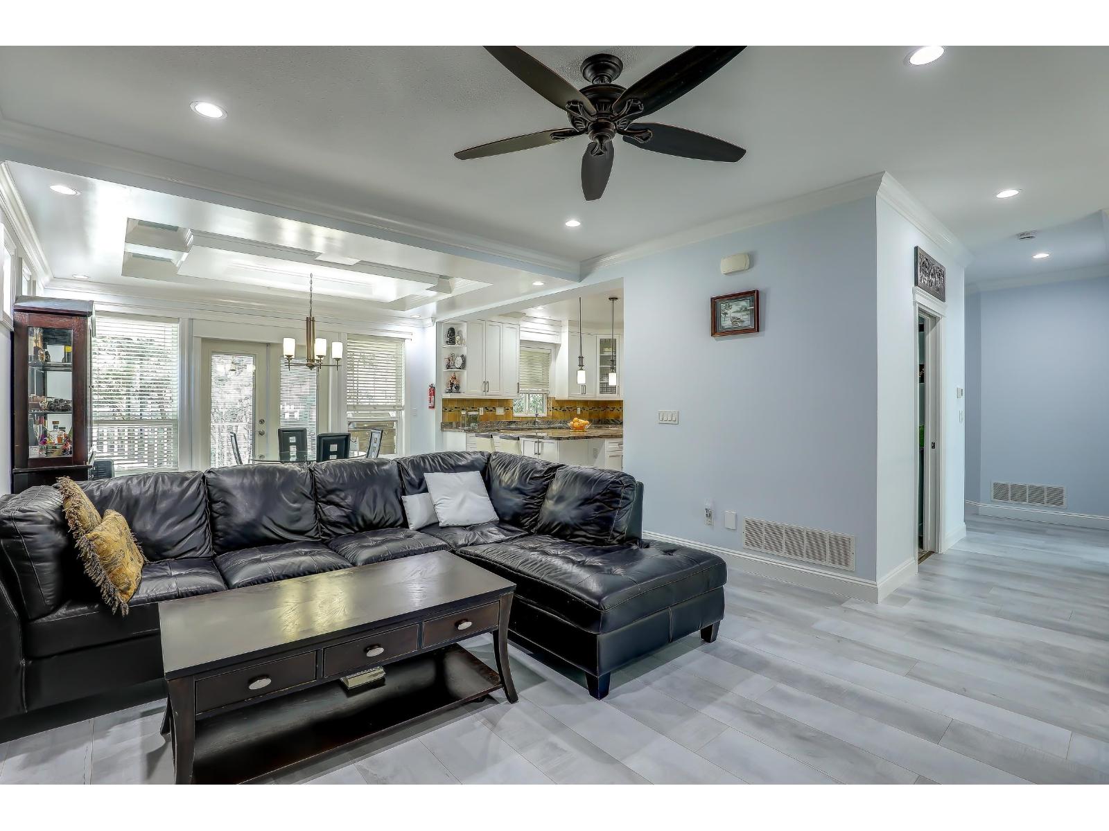 10301 155a Street, Surrey, British Columbia  V3R 4K4 - Photo 8 - R3057070