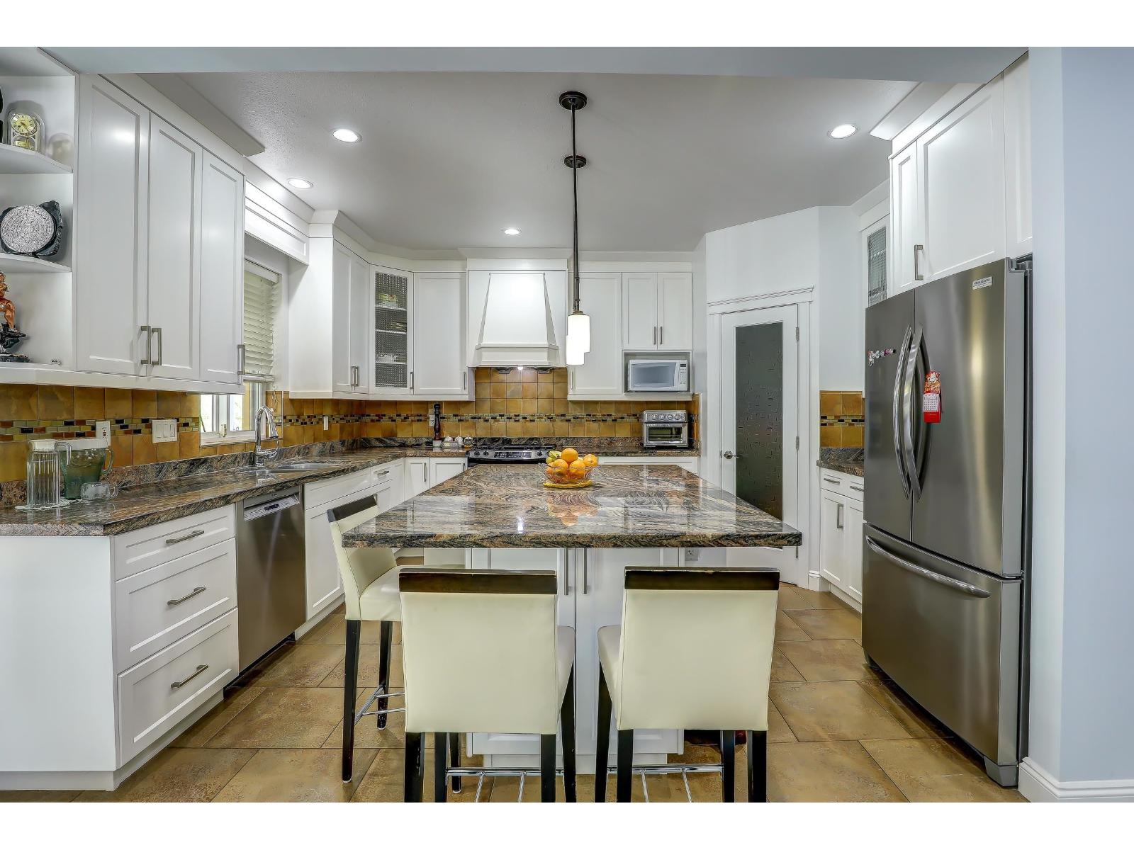 10301 155a Street, Surrey, British Columbia  V3R 4K4 - Photo 9 - R3057070