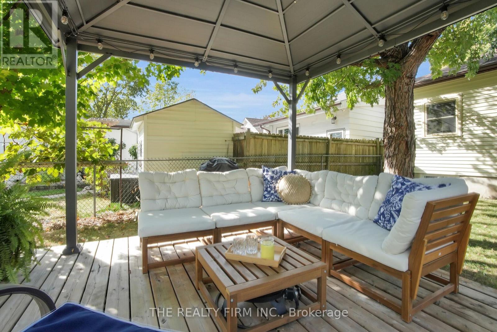 317 Simcoe Street, London East (East K), Ontario  N6B 1J4 - Photo 34 - X12453869