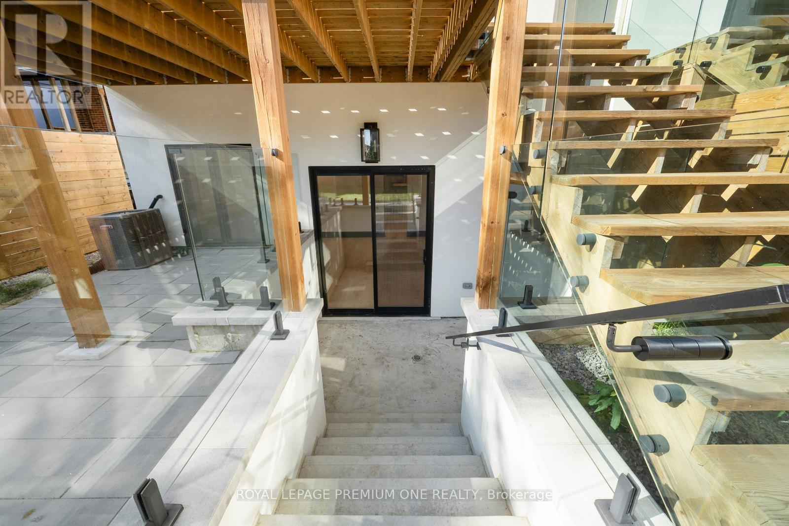 683 Glencairn Avenue, Toronto, Ontario  M6B 1Z8 - Photo 29 - C12454403