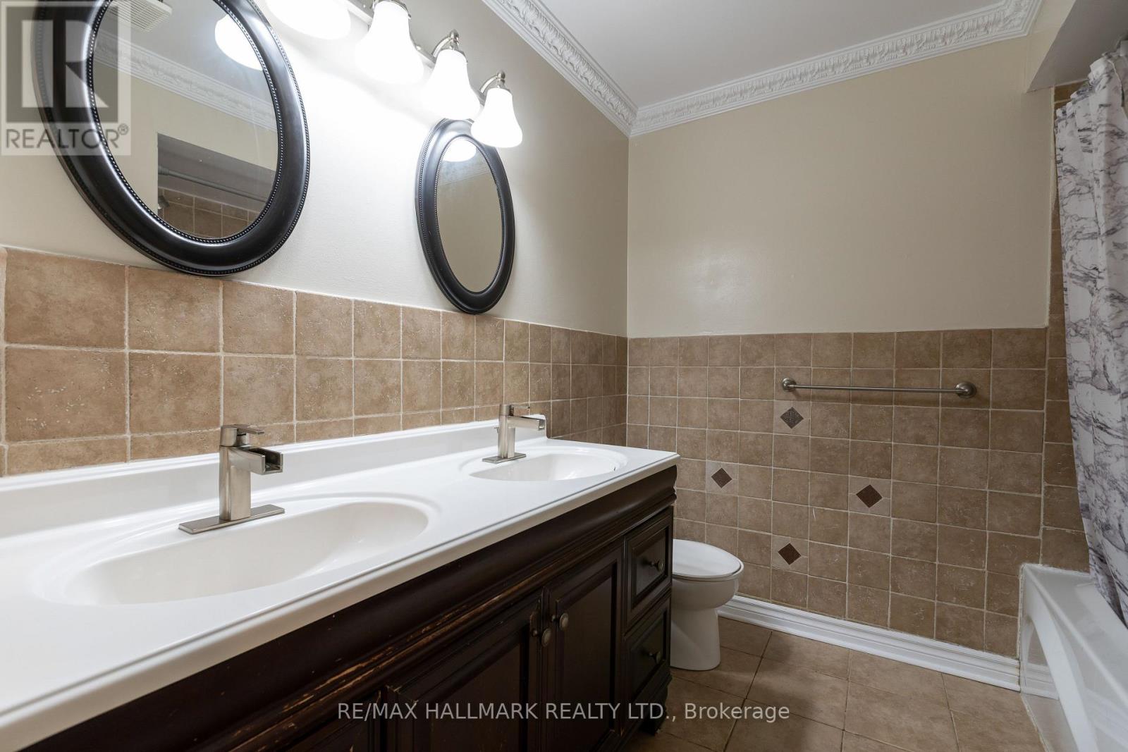Upper - 252 Apache Trail, Toronto, Ontario  M2H 2W4 - Photo 14 - C12454419
