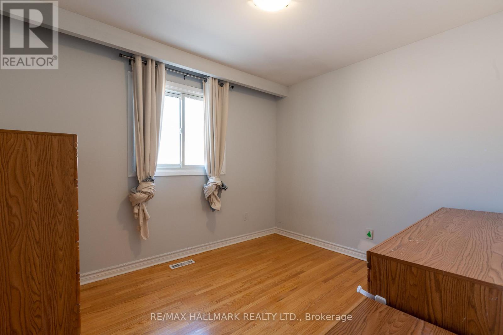 Upper - 252 Apache Trail, Toronto, Ontario  M2H 2W4 - Photo 15 - C12454419