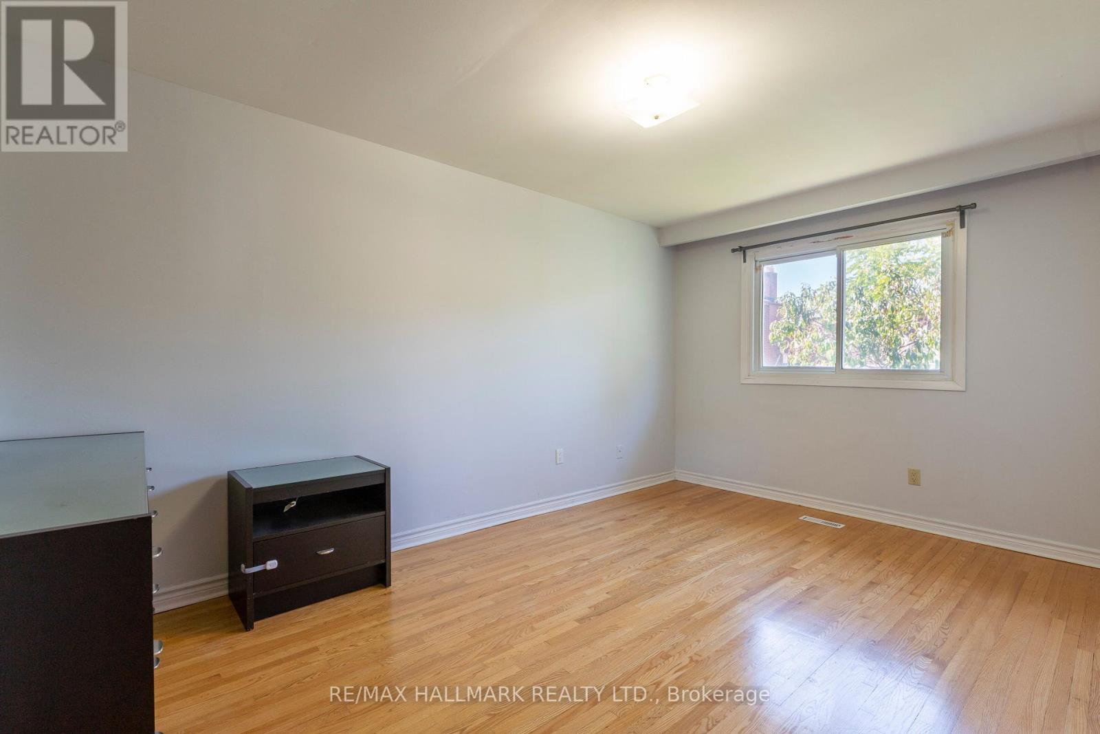 Upper - 252 Apache Trail, Toronto, Ontario  M2H 2W4 - Photo 18 - C12454419