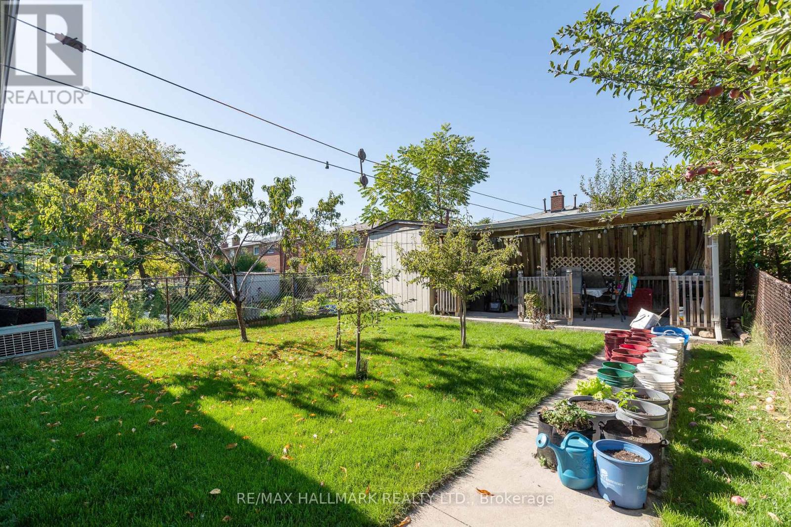Upper - 252 Apache Trail, Toronto, Ontario  M2H 2W4 - Photo 20 - C12454419
