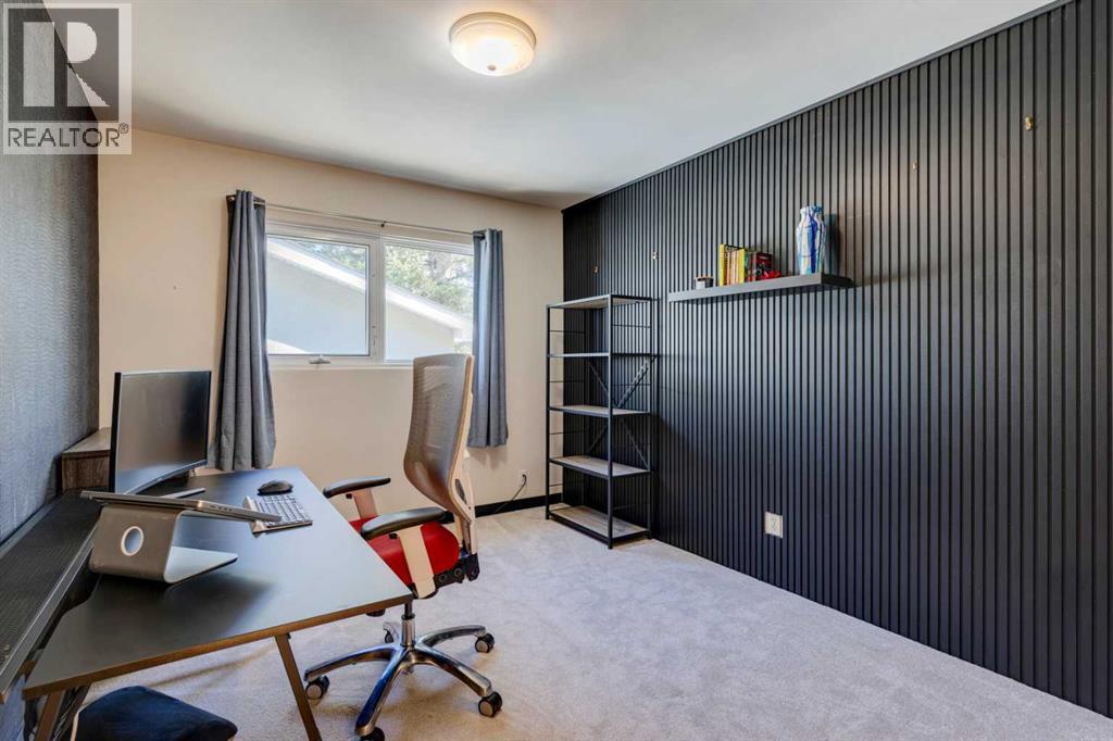 114 Hallbrook Drive Sw, Calgary, Alberta  T2V 3H6 - Photo 18 - A2263456