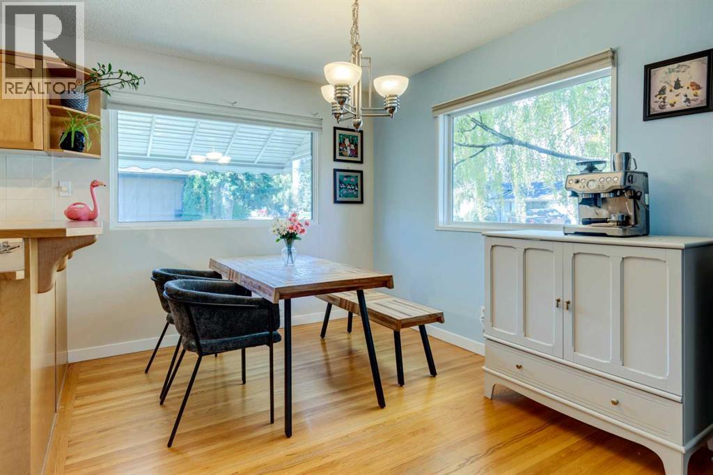 114 Hallbrook Drive Sw, Calgary, Alberta  T2V 3H6 - Photo 6 - A2263456