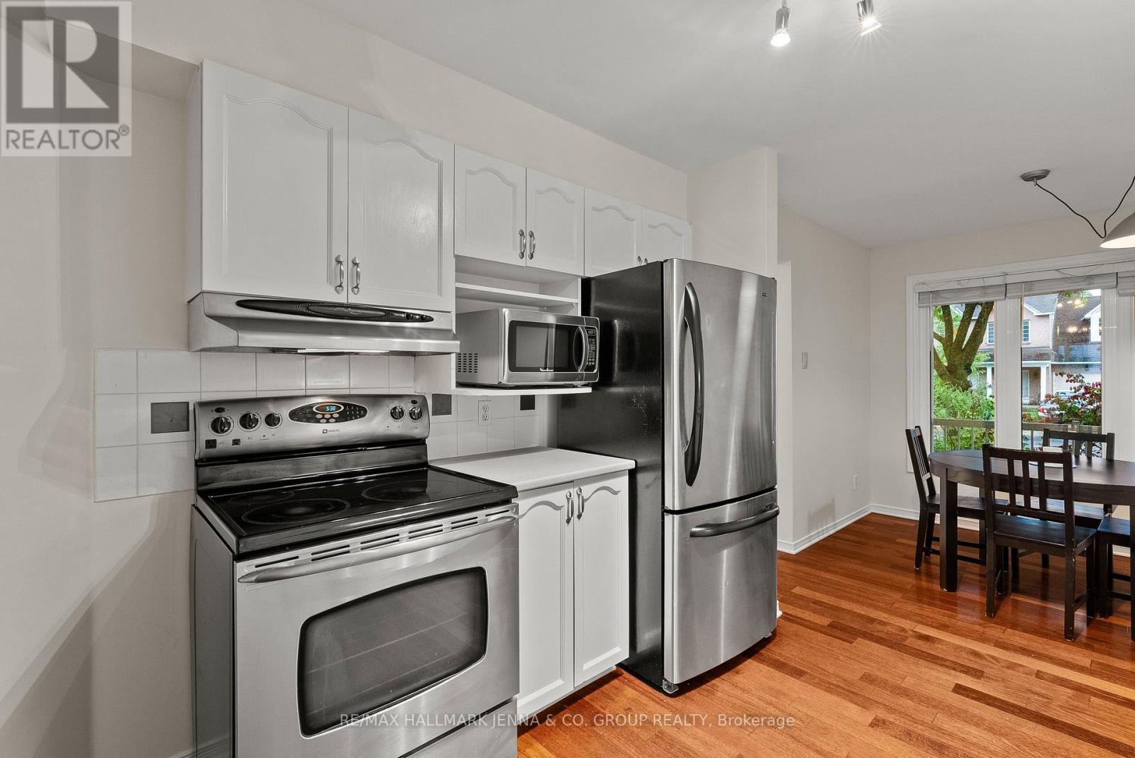 364 Stoneway Drive, Ottawa, Ontario  K2G 6G7 - Photo 12 - X12451839