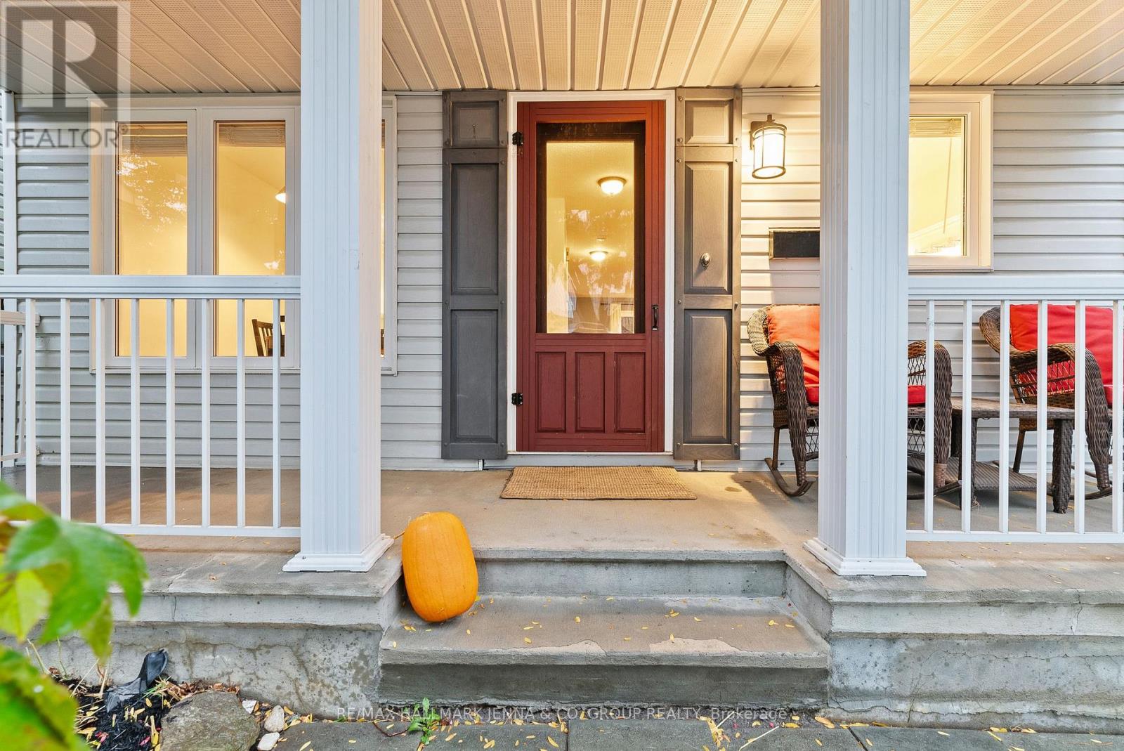 364 Stoneway Drive, Ottawa, Ontario  K2G 6G7 - Photo 3 - X12451839