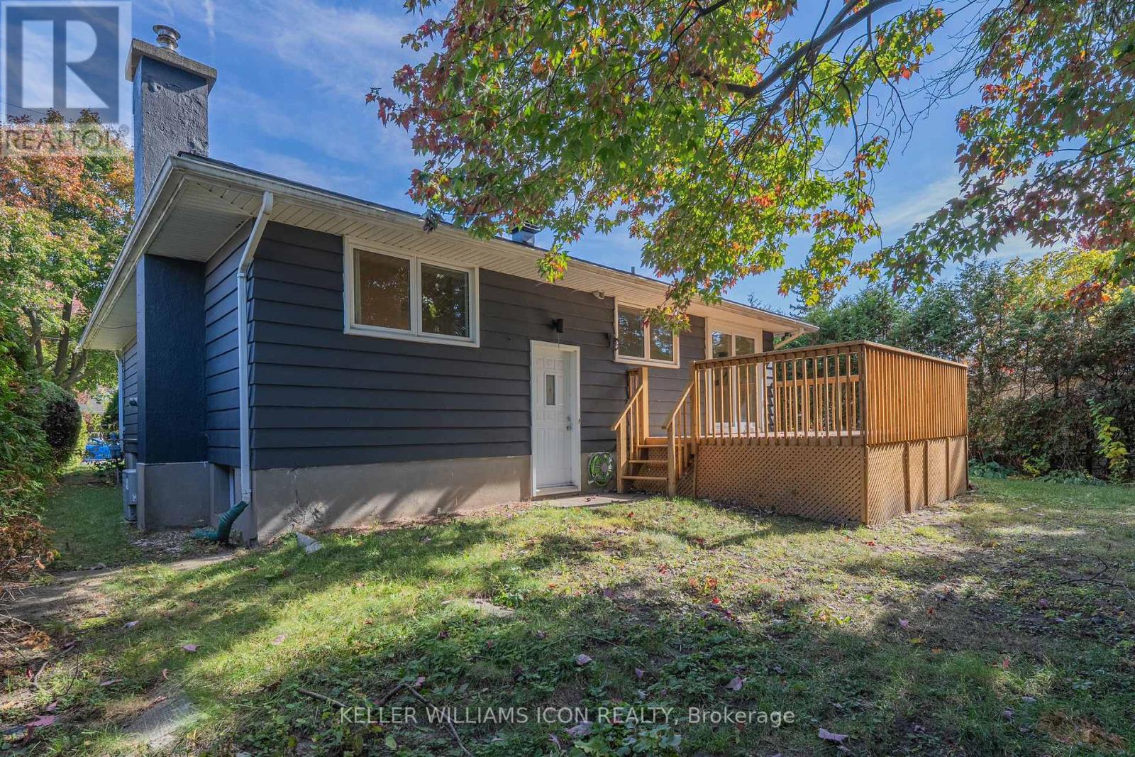 1666 Fisher Avenue, Ottawa, Ontario  K2C 1X7 - Photo 2 - X12452038