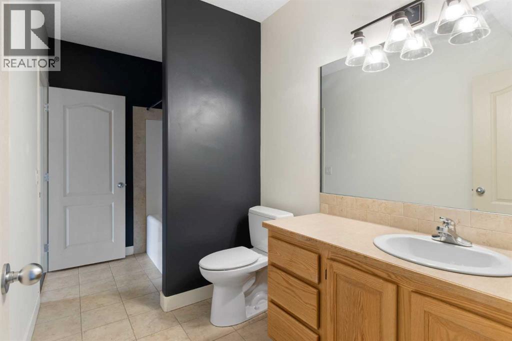 152 Cove Rise, Chestermere, Alberta  T1X 1S7 - Photo 25 - A2252080