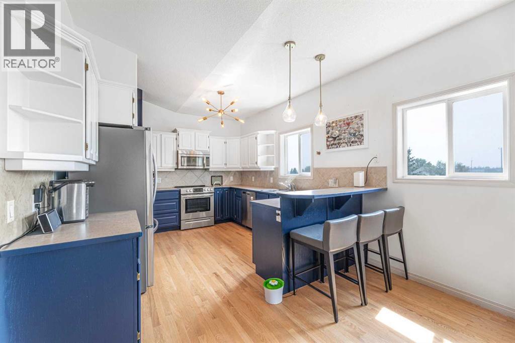 152 Cove Rise, Chestermere, Alberta  T1X 1S7 - Photo 9 - A2252080