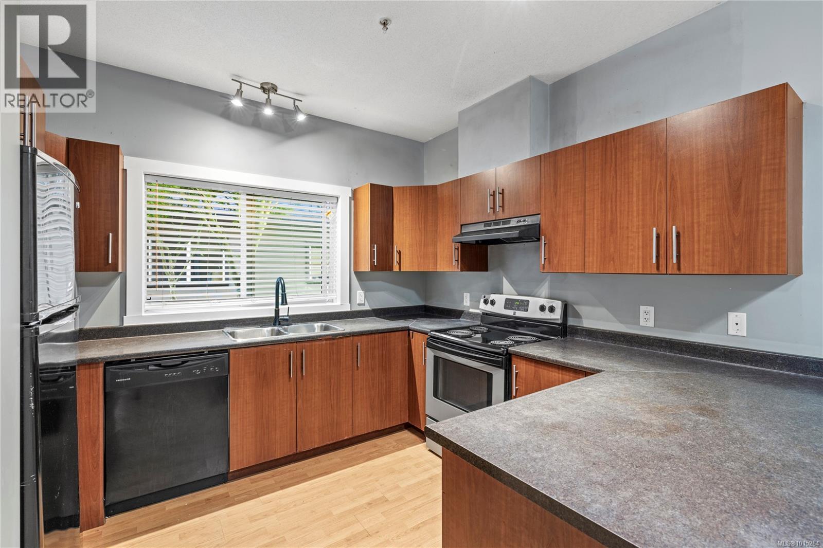 102 582 Rosehill St, Nanaimo, British Columbia  V9S 1H6 - Photo 3 - 1015264