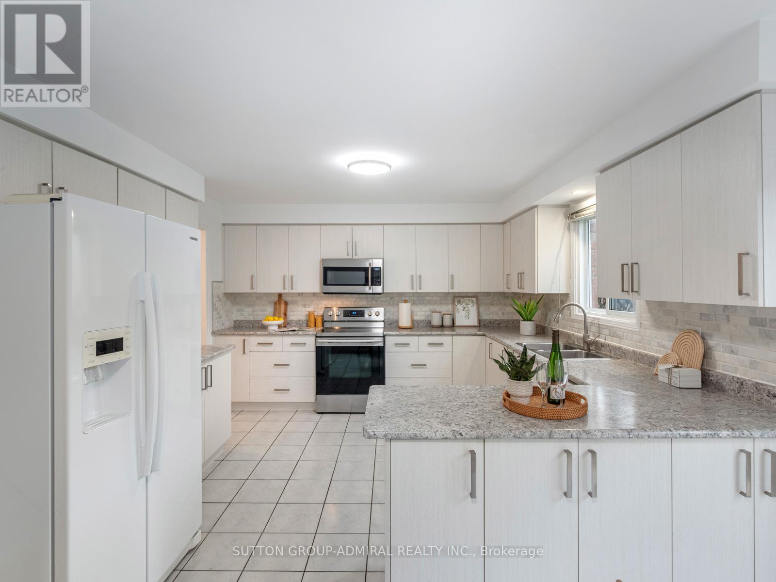 40 Brookmill Drive, Vaughan, Ontario  L4J 6K5 - Photo 10 - N12454382