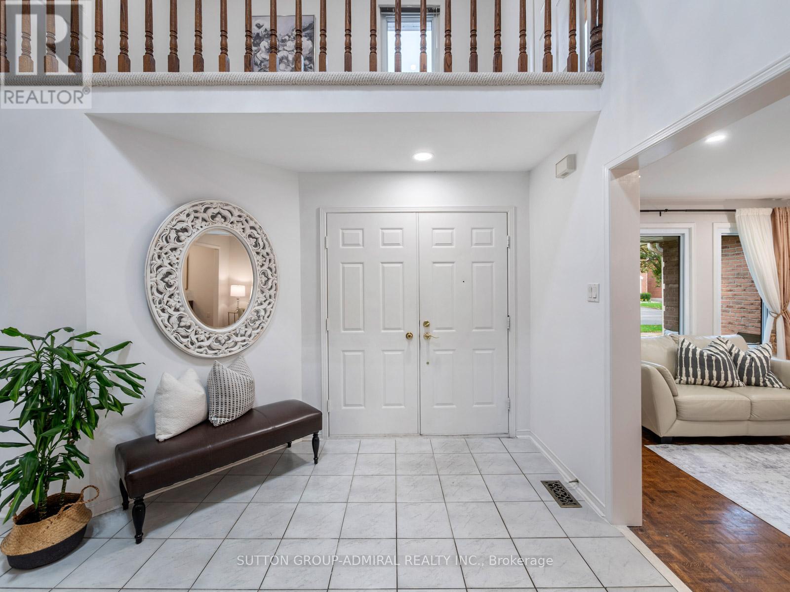 40 Brookmill Drive, Vaughan, Ontario  L4J 6K5 - Photo 2 - N12454382