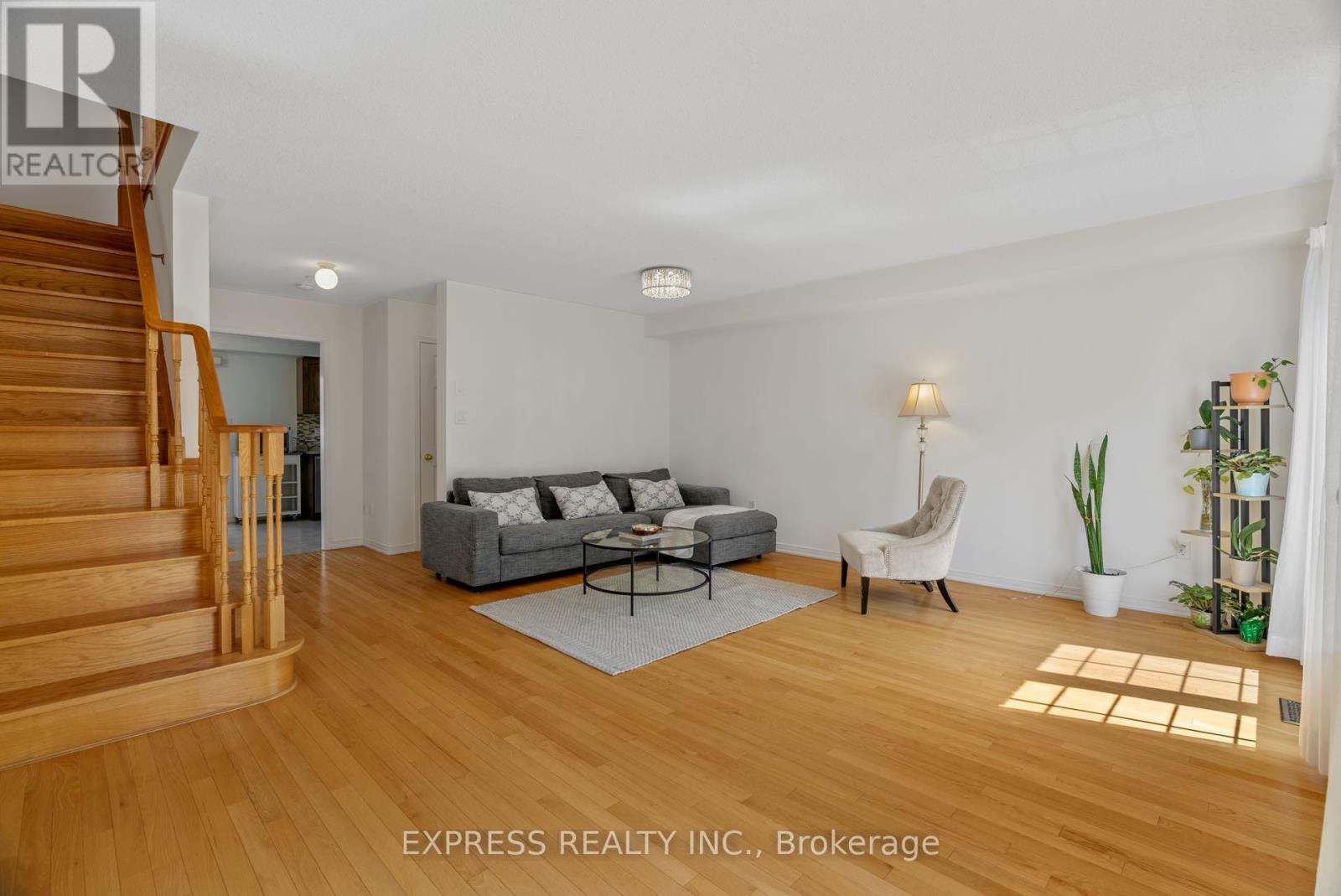 104 Prince Charles Way, Markham, Ontario  L6C 0B5 - Photo 10 - N12454412